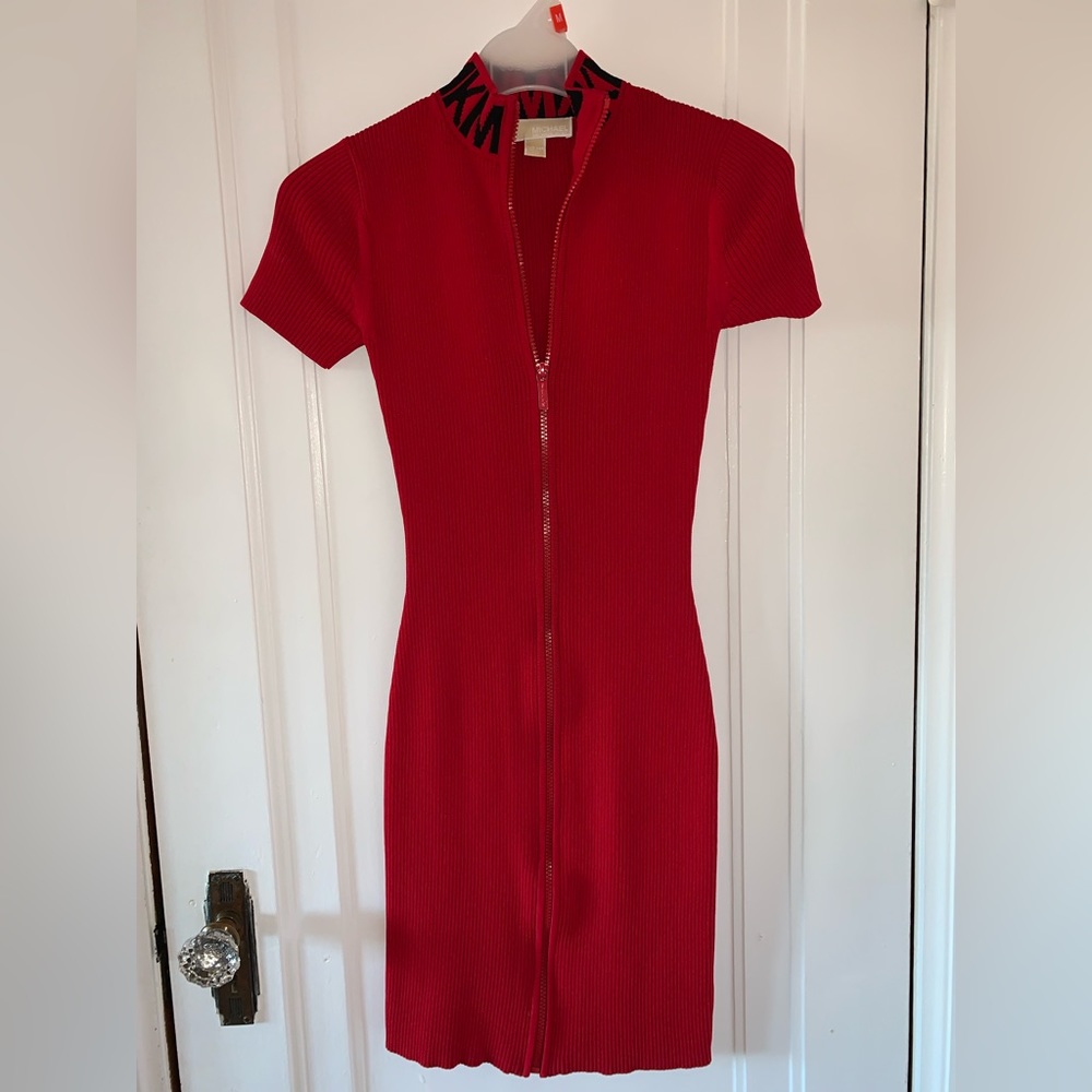 Graphic Collar Fitted Dress